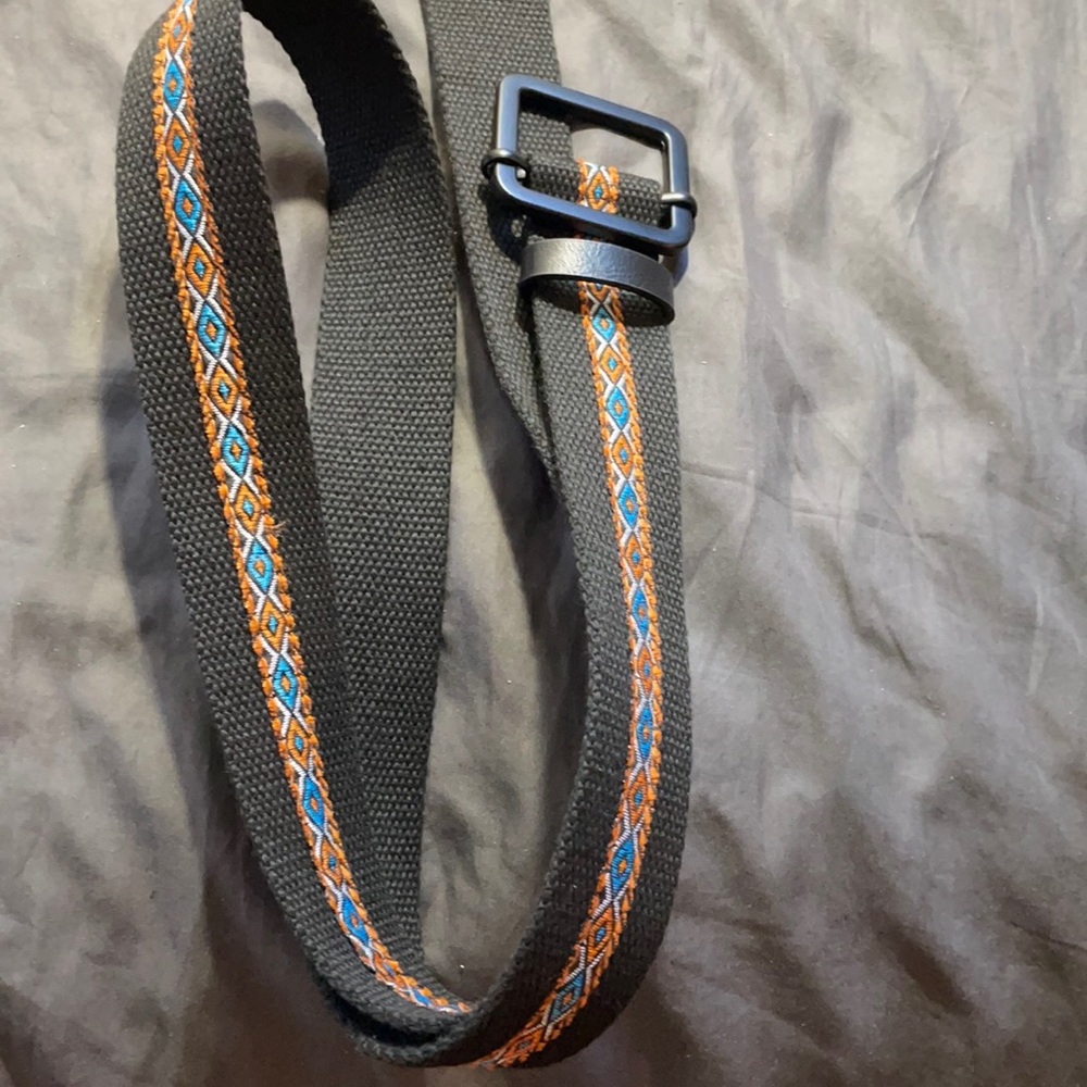 Patterned canvas belt - barely worn